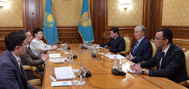 Глава государства встретился с представителями социального предпринимательства
