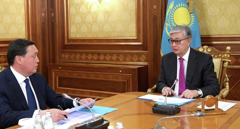 Глава государства принял Премьер-министра Аскара Мамина