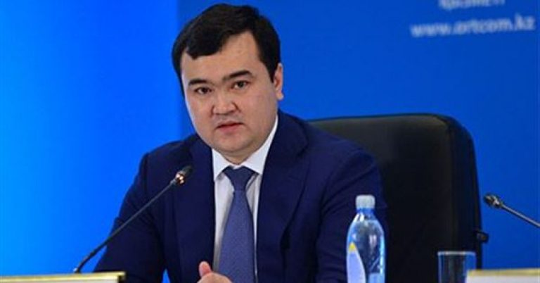 Глава государства принял акима Карагандинской области Жениса Касымбека