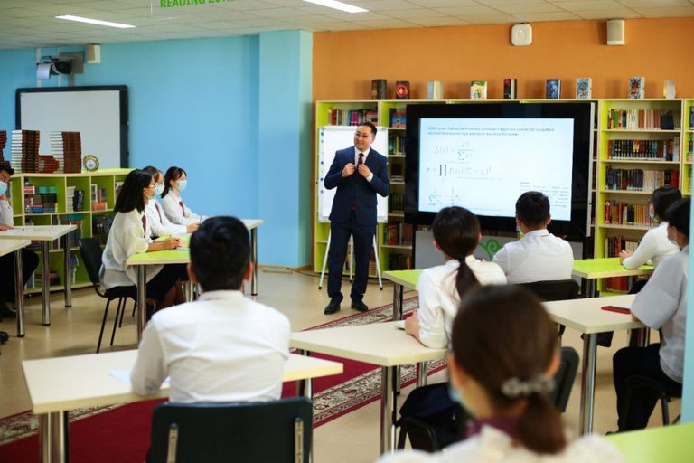 1000 казахстанских школ и колледжей приняли участие в исследовании «PISA для школ»