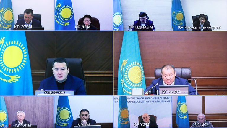Повышение самостоятельности министерств и акиматов, рост экономики и снижение инфляции: Алихан Смаилов провел первое совещание в новом году