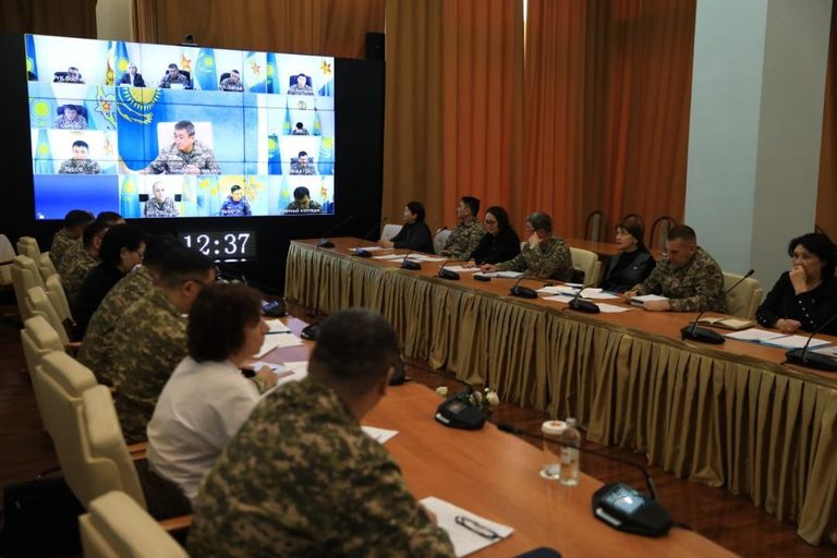 Вопросы социального благополучия семей военнослужащих обсудили в Министерстве обороны РК