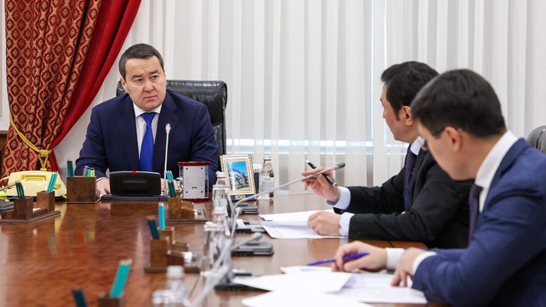Меры по наполнению рынка ГСМ перед посевной кампанией рассмотрели в Правительстве