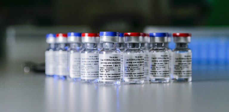 «QazVac» и «Спутник V» – принципиально разные вакцины. Их смешивать нельзя