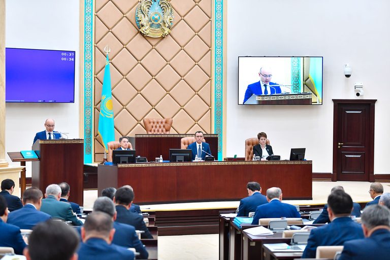 Сенат принял поправки в Закон «О республиканском бюджете на 2022-2024 годы»