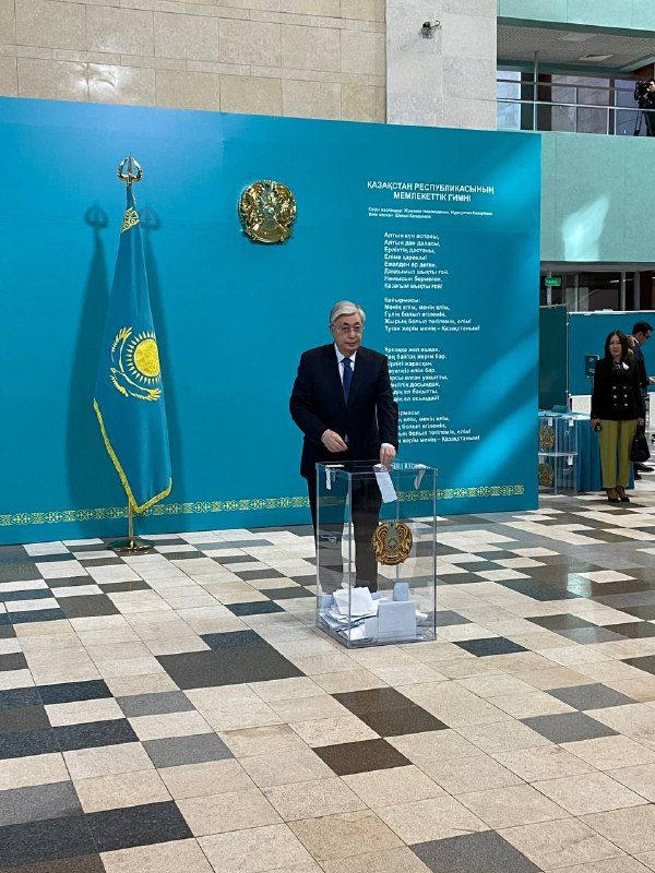 Президент Казахстана проголосовал на республиканском референдуме