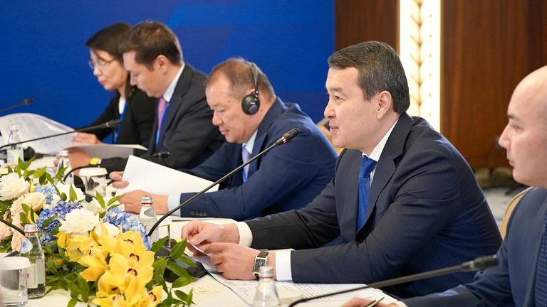 Запуск новых проектов в Казахстане обсудил Алихан Смаилов с иностранными инвесторами