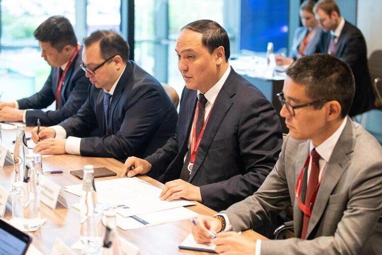 Министры сельского хозяйства Казахстана и России провели переговоры о развитии сотрудничества в сфере агропрома