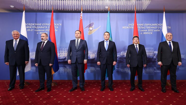 Премьер-Министр РК прибыл в Минск для участия в заседании ЕМПС