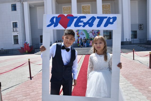 Снять на мобильный: В Абае прошел фестиваль детского анимационного кино