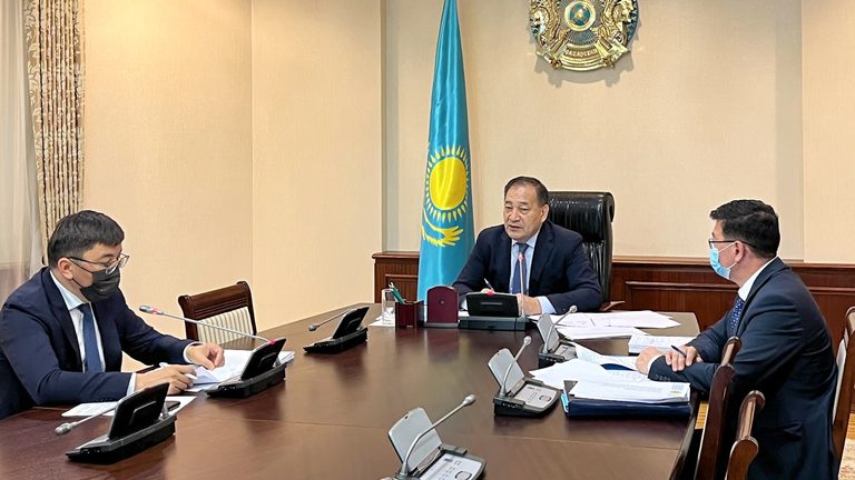 В Үкімет үйі рассмотрели вопросы регулирования трудовых отношений
