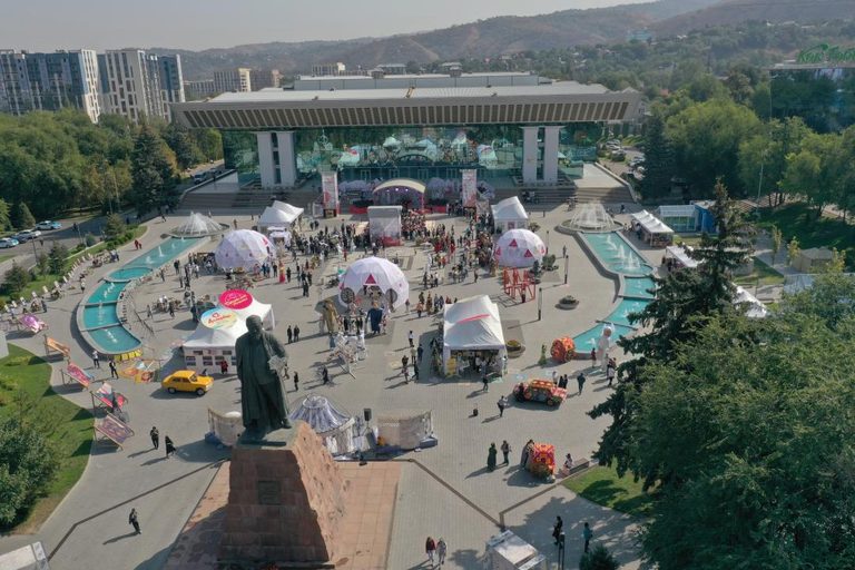 Десять алматинцев удостоены звания «Почетный гражданин города»