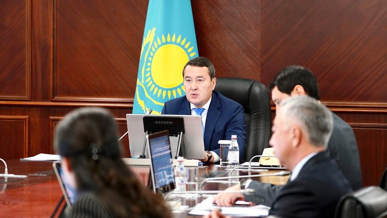 Гибель врачей в Карагандинской области - Премьер-Министр выразил соболезнования родным погибших