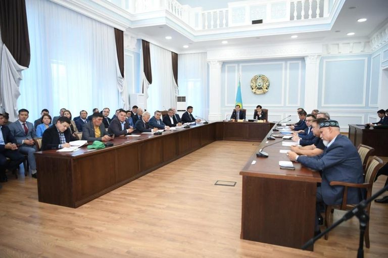Вызывает тревогу проблема растущего количества несанкционированных свалок и обмеление реки Жайык - Минэкологии РК