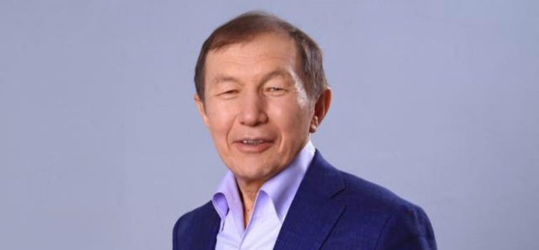 Хайрулла Габжалилов подал документы в ЦИК РК от объединения оралманов