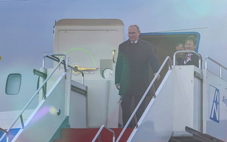 Президент России прибыл в Астану