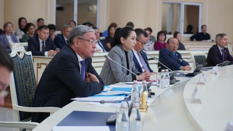 Все 48 госуслуг Минюста РК переведены в электронный формат