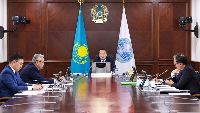 Алихан Смаилов призвал страны ШОС объединить усилия по обеспечению продовольственной безопасности и развитию транспортных коридоров
