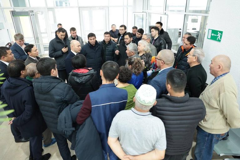 Министр нацэкономики встретился с жителями столицы и посетил ряд социальных и промышленных объектов города