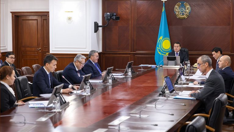 Глава Правительства Казахстана провел заседание Совета директоров АО «НК «KAZAKH INVEST»