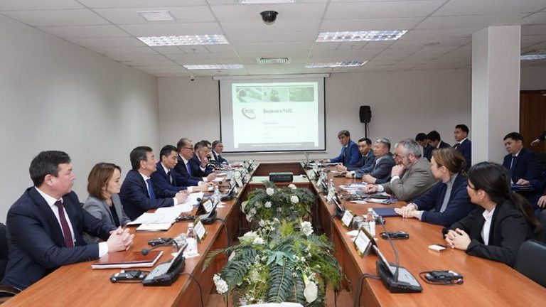 В МИИР подписан меморандум о намерениях по созданию Национального комитета Всемирной дорожной ассоциации в РК