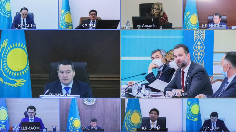 Адаптация к изменению климата и развитие сельского хозяйства: меры по укреплению продбезопасности РК обсуждены в Правительстве