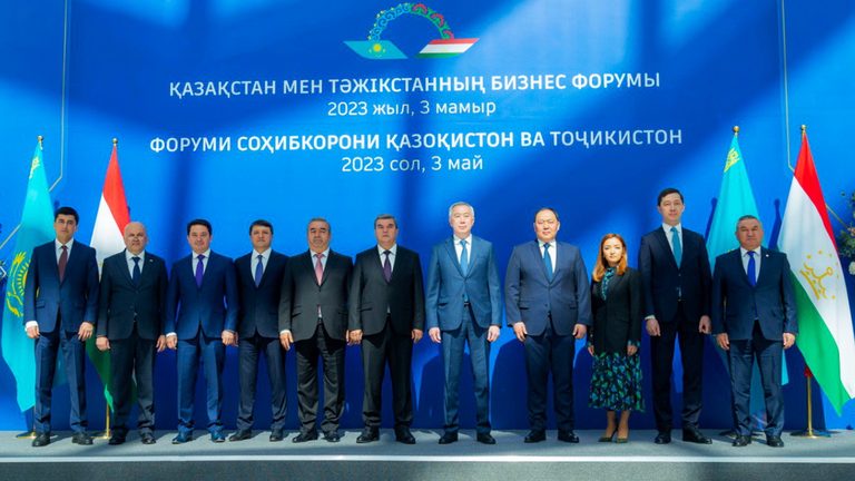 Казахстанско-таджикский деловой форум проходит в Астане