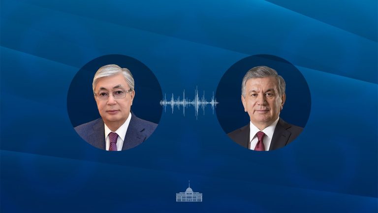 Глава государства провел телефонный разговор с Президентом Узбекистана Шавкатом Мирзиёевым