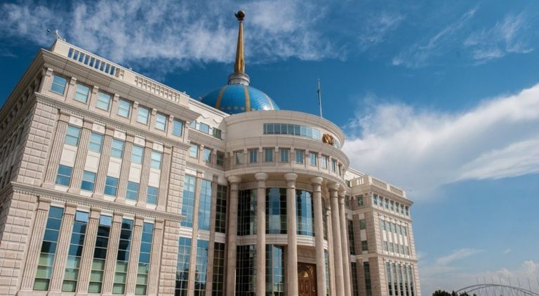 Глава государства направил телеграмму поздравления Президенту Украины