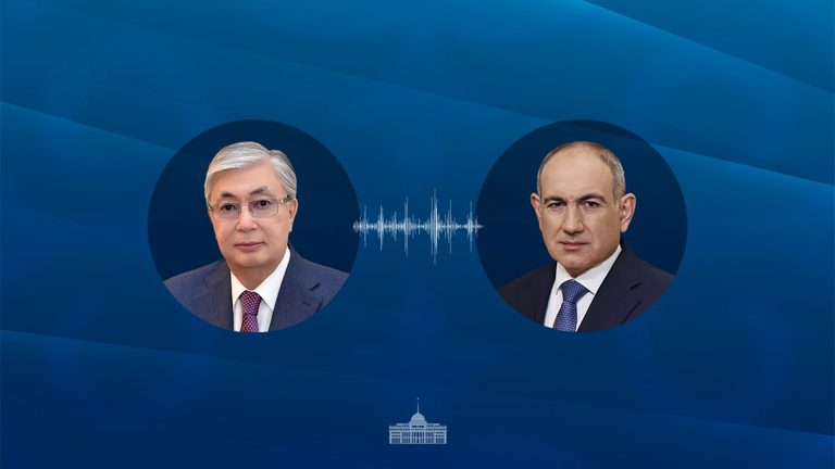 Глава государства провел телефонный разговор с Премьер-министром Армении Николом Пашиняном